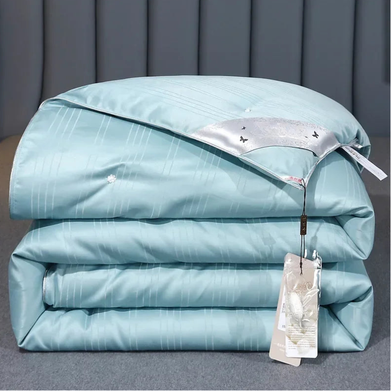 Moonlight Mulberry Silk Comforter