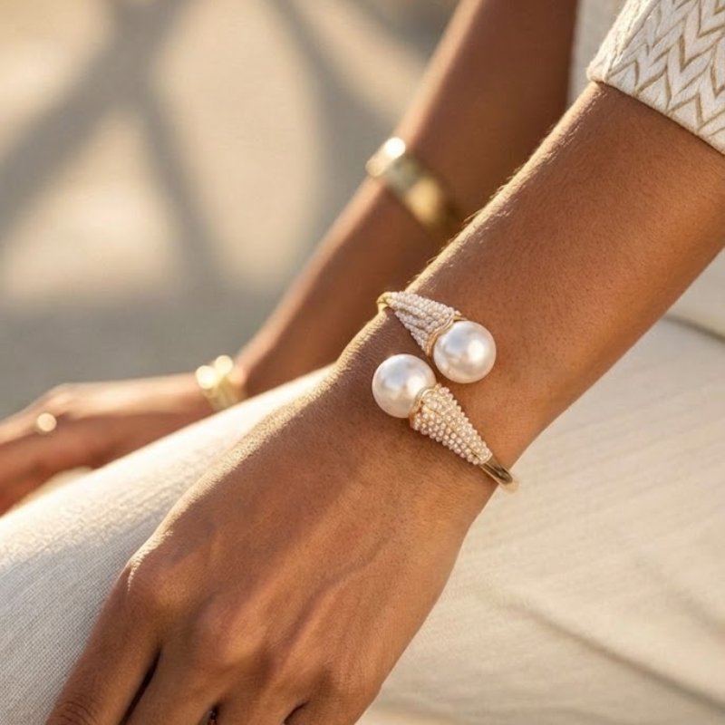 Aura Pearl Bangle