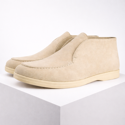 Mr. Darby Suede Chukka Boots
