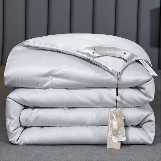 Moonlight Mulberry Silk Comforter