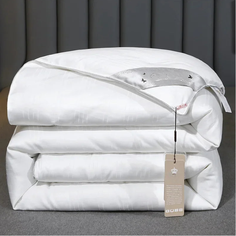 Moonlight Mulberry Silk Comforter