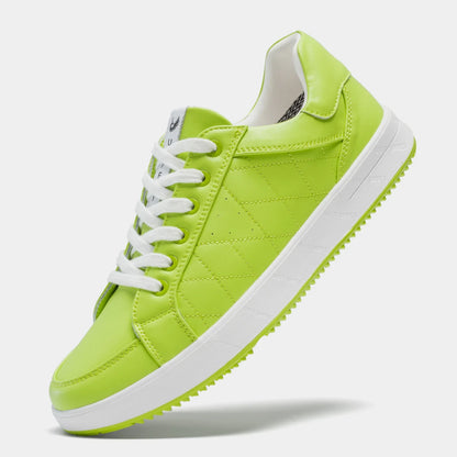 Double-Waggle Golf Shoes