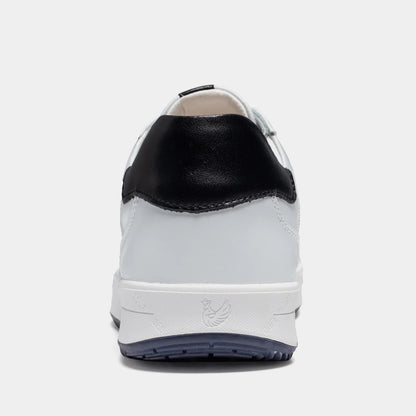 Double-Waggle Golf Shoes